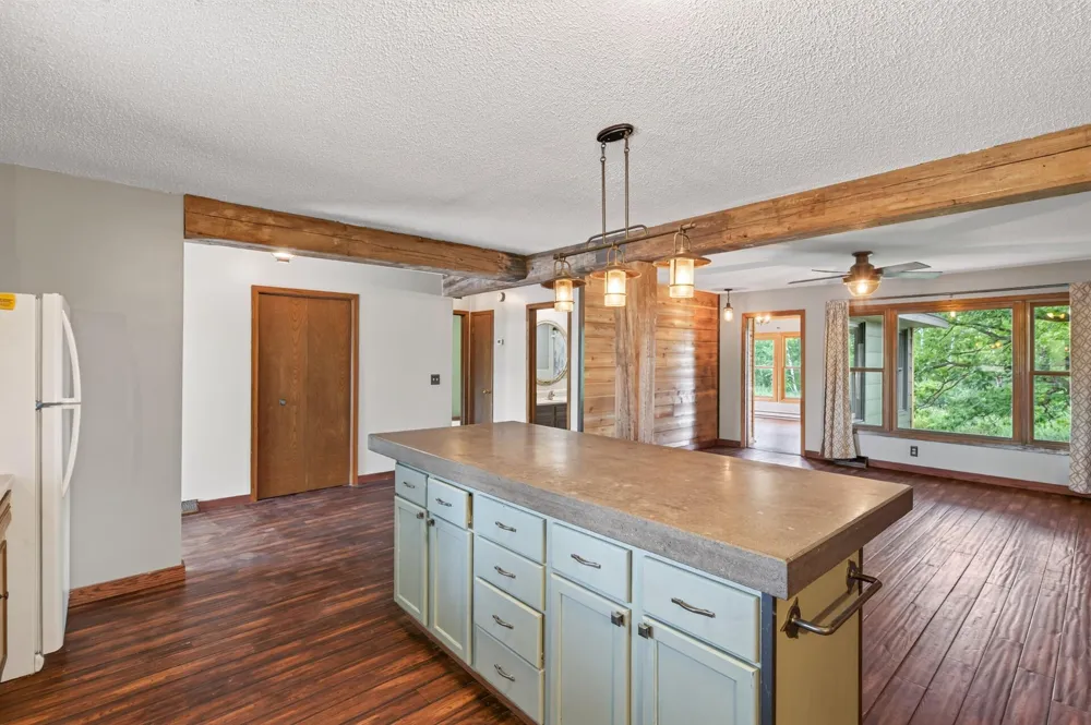 9800 253rd Avenue NE Stacy, MN 55079