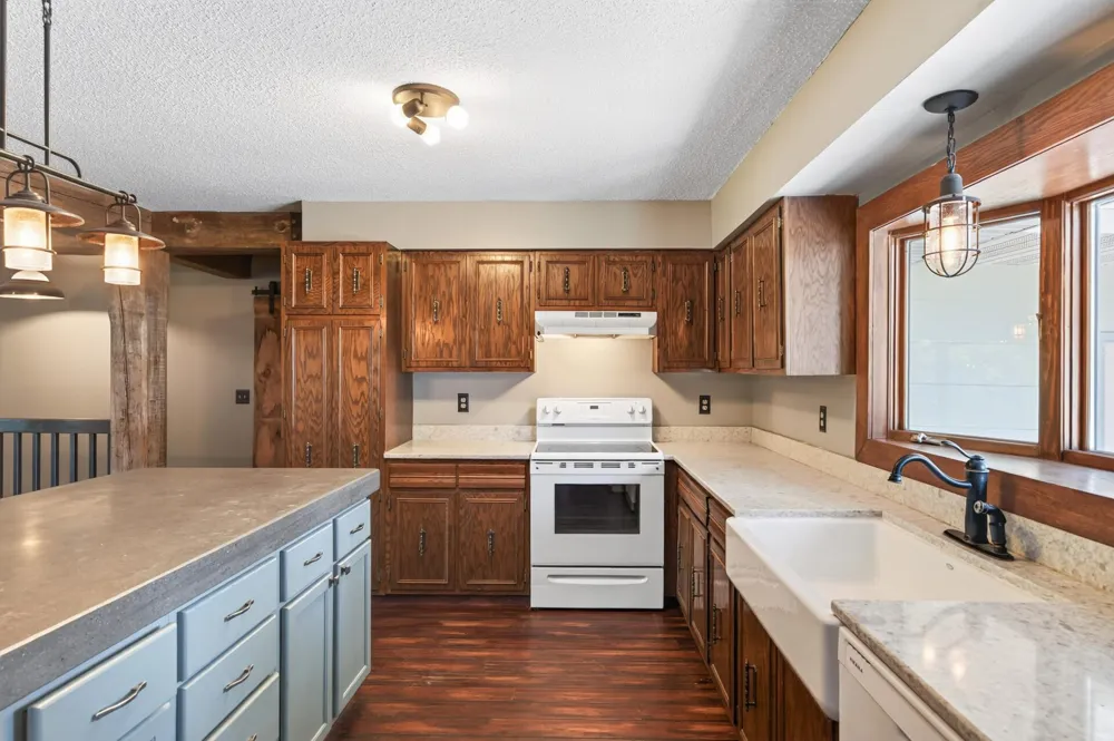 9800 253rd Avenue NE Stacy, MN 55079