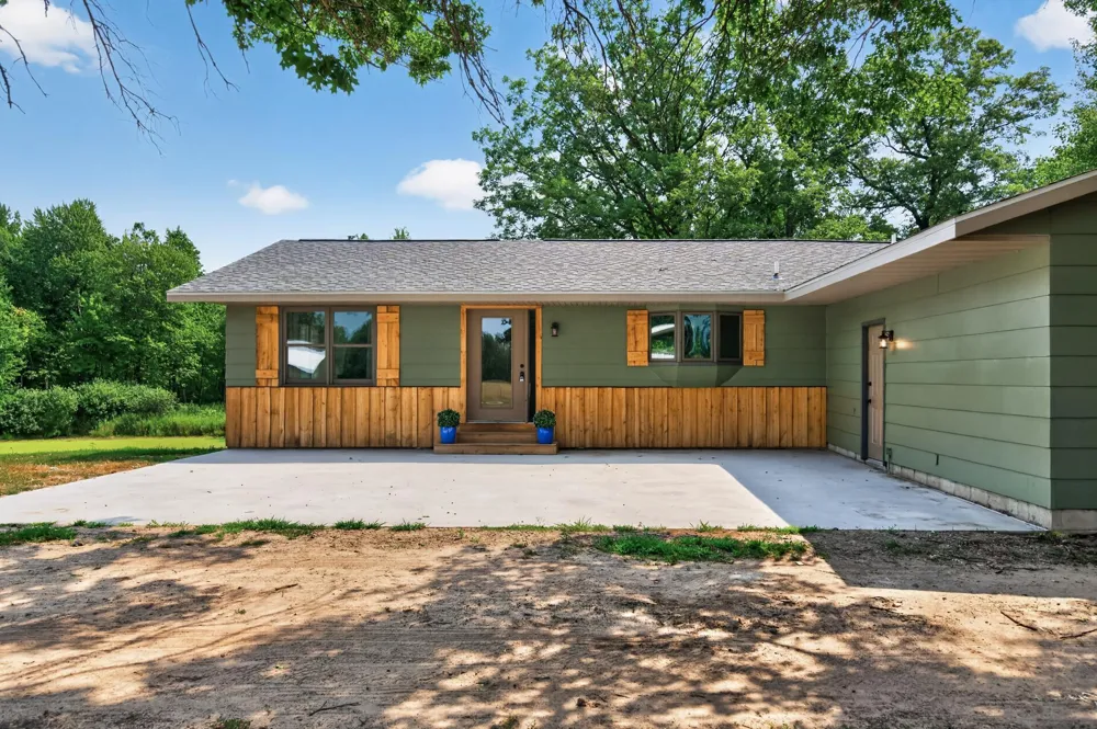 9800 253rd Avenue NE Stacy, MN 55079