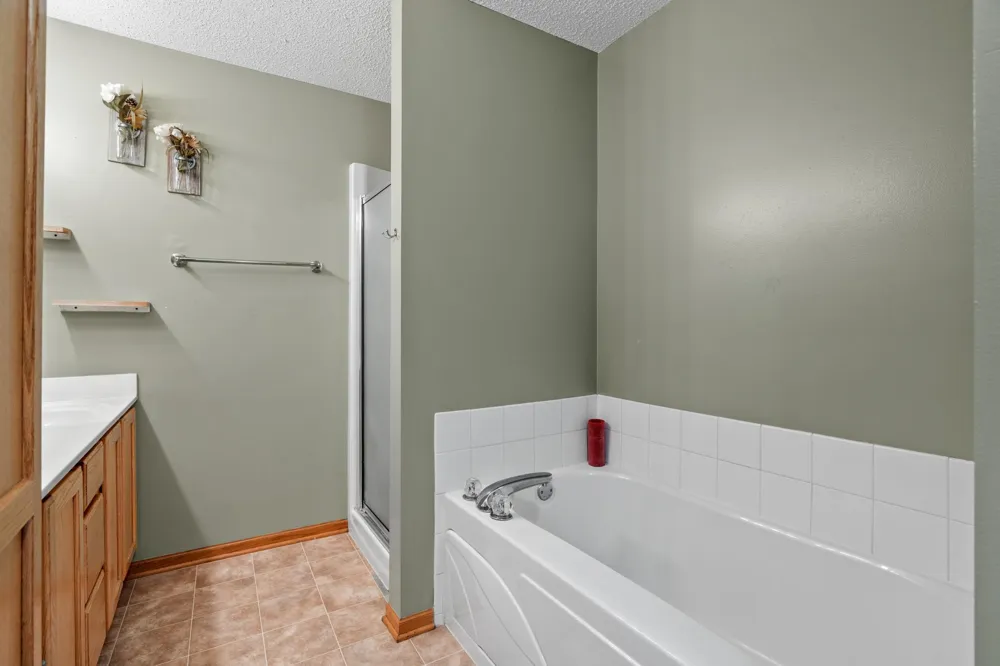 8195 Darcy Lane Inver Grove Heights, MN 55076