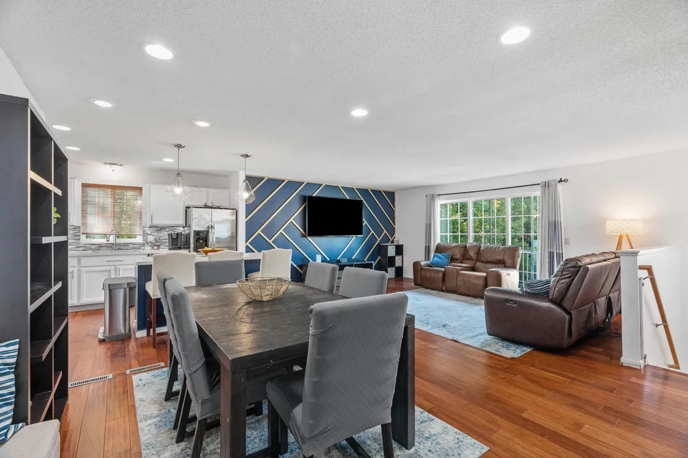 8195 Darcy Lane Inver Grove Heights, MN 55076