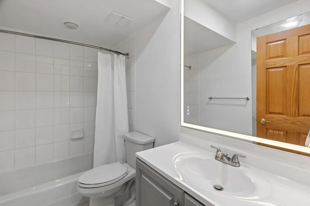 6301 Barrie Road Edina, MN 55435