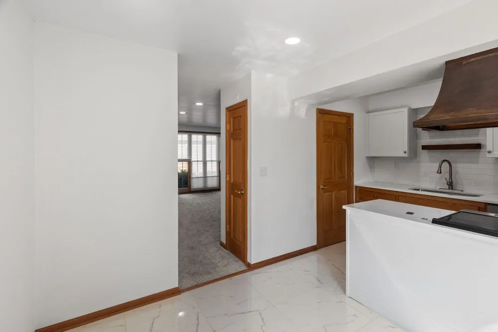 6301 Barrie Road Edina, MN 55435