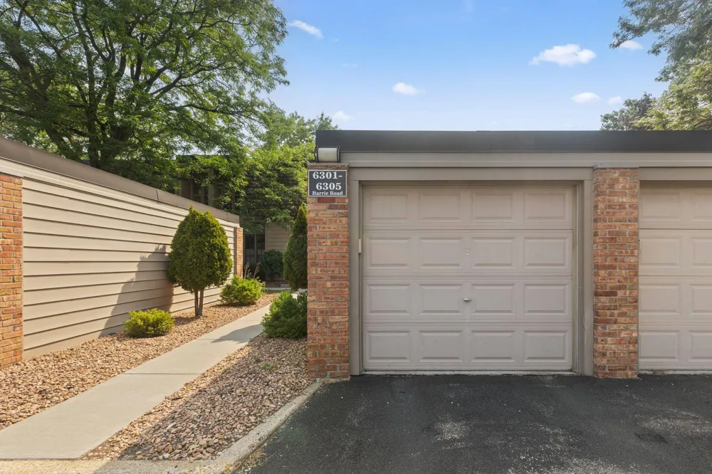 6301 Barrie Road Edina, MN 55435