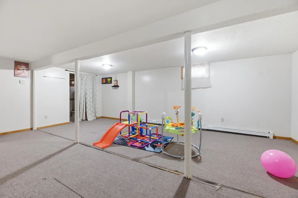 1661 W 6th Street Winona, MN 55987