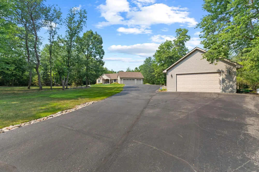 27166 Bayshore Circle NW Isanti, MN 55040