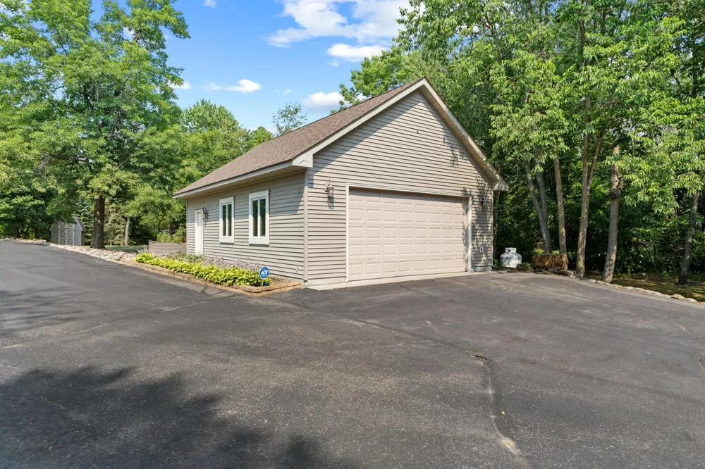 27166 Bayshore Circle NW Isanti, MN 55040