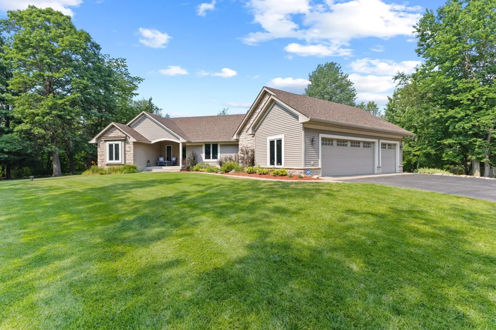 27166 Bayshore Circle NW Isanti, MN 55040