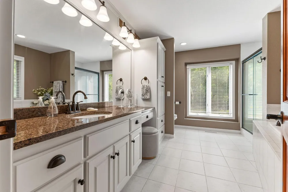 27166 Bayshore Circle NW Isanti, MN 55040