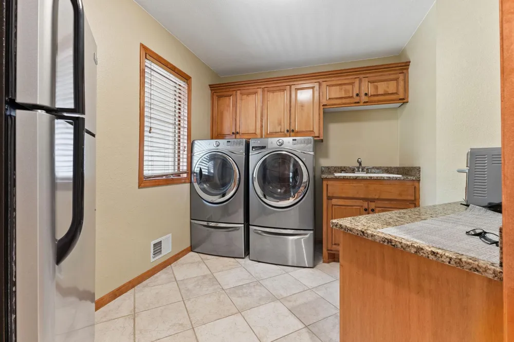 27166 Bayshore Circle NW Isanti, MN 55040