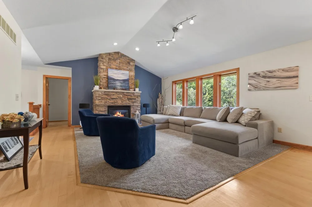 27166 Bayshore Circle NW Isanti, MN 55040