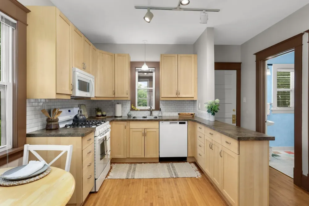 1240 McKnight Road Maplewood, MN 55119