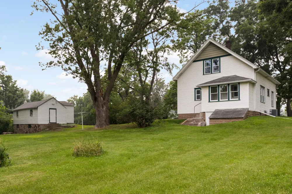 1240 McKnight Road Maplewood, MN 55119