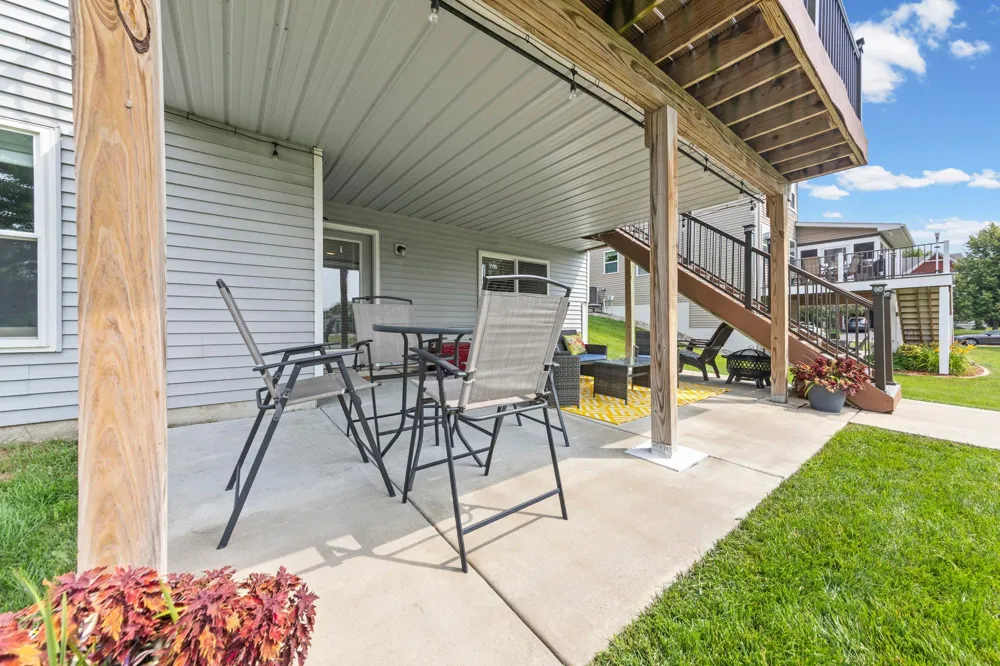 1624 Hackberry Court Carver, MN 55315