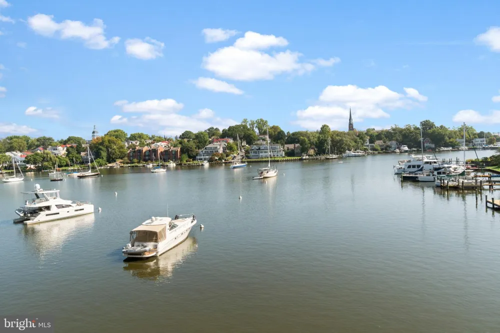 15 PRESIDENT POINT DRIVE #B2 Annapolis, MD 21403