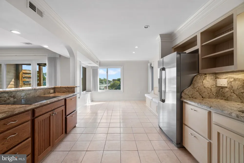 15 PRESIDENT POINT DRIVE #B2 Annapolis, MD 21403