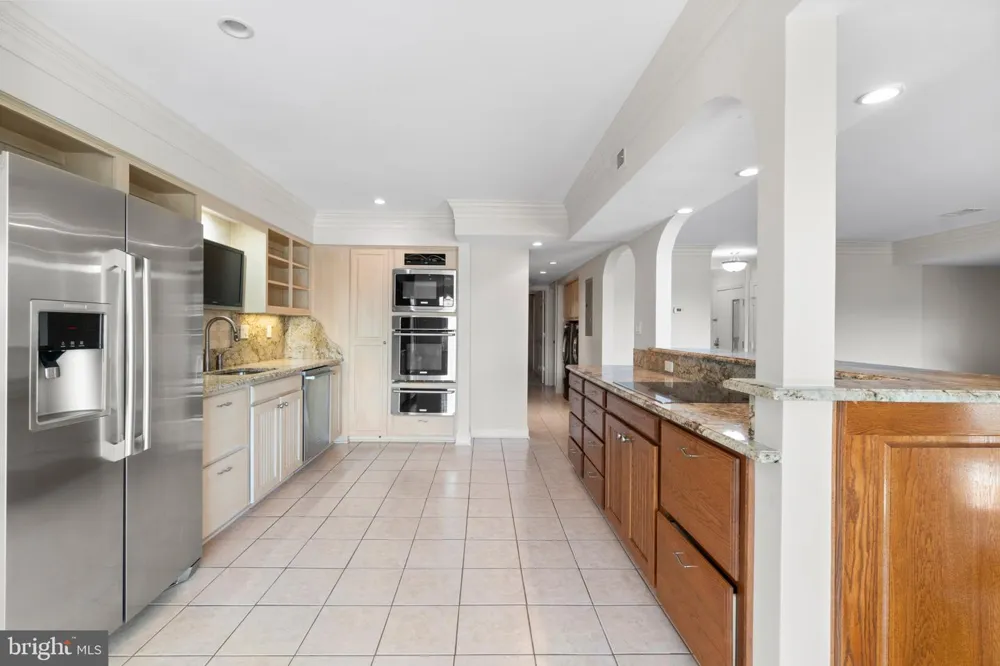 15 PRESIDENT POINT DRIVE #B2 Annapolis, MD 21403