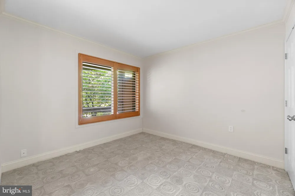 15 PRESIDENT POINT DRIVE #B2 Annapolis, MD 21403