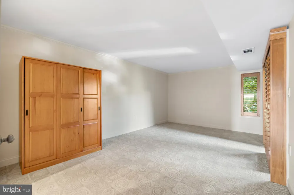 15 PRESIDENT POINT DRIVE #B2 Annapolis, MD 21403