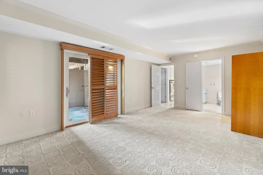 15 PRESIDENT POINT DRIVE #B2 Annapolis, MD 21403