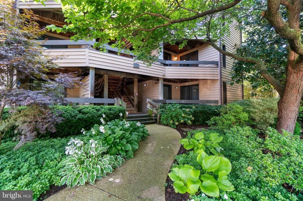 15 PRESIDENT POINT DRIVE #B2 Annapolis, MD 21403