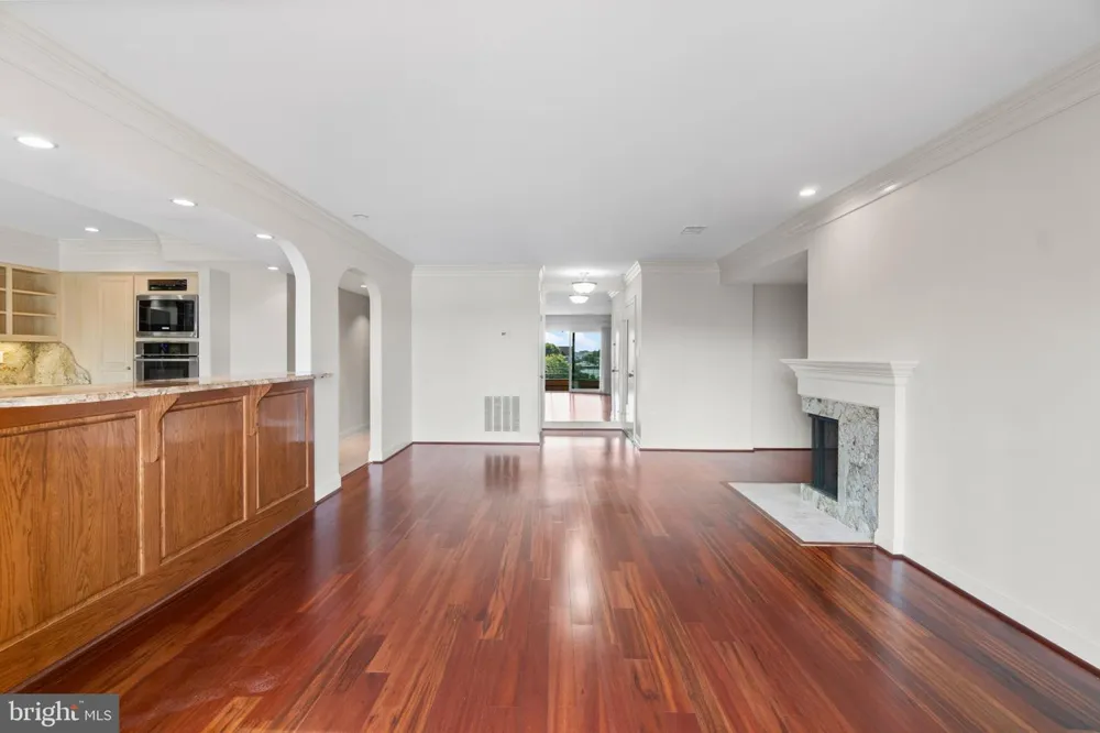 15 PRESIDENT POINT DRIVE #B2 Annapolis, MD 21403