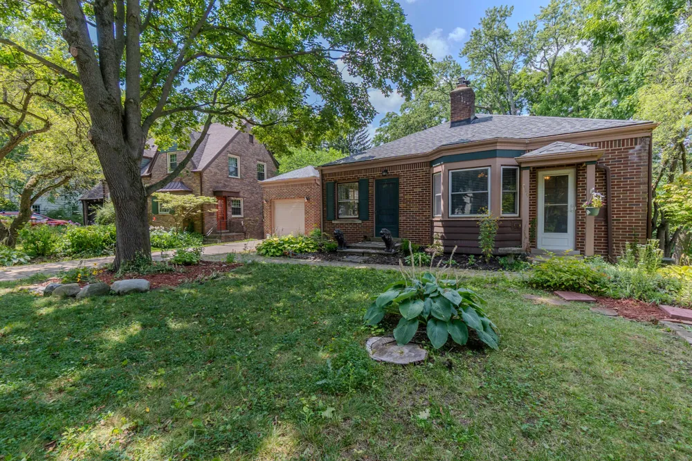519 Fairview Circle Ypsilanti, MI 48197