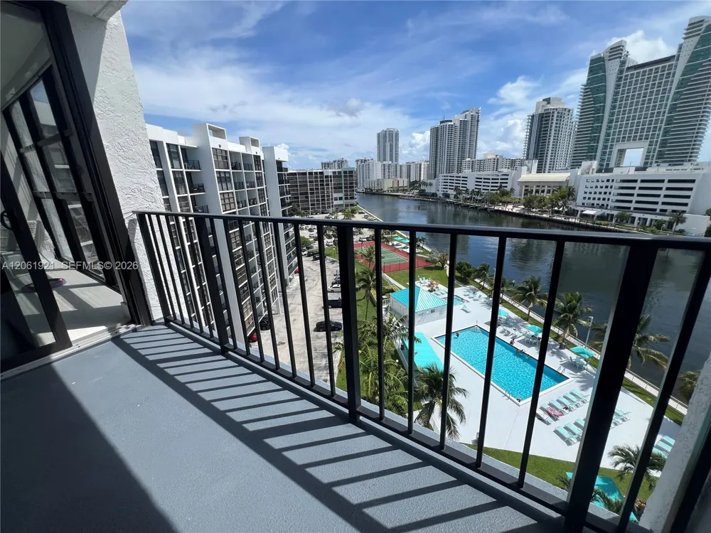 200 Leslie Dr #1017 Hallandale Beach, FL 33009