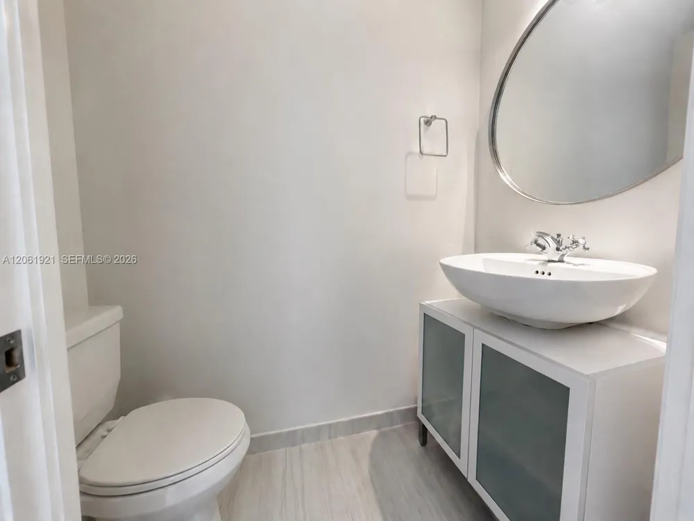 200 Leslie Dr #1017 Hallandale Beach, FL 33009