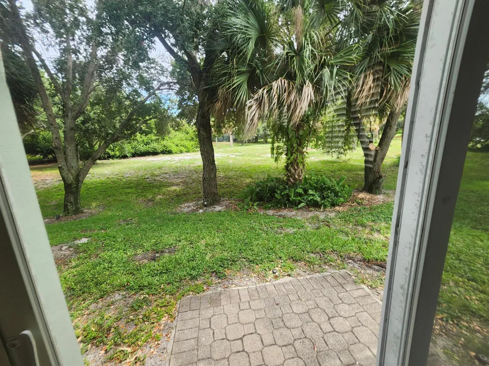 3189 Laurel Ridge Circle Riviera Beach, FL 33404