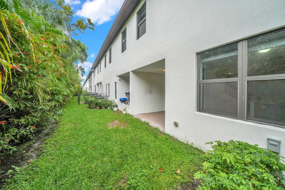 407 Bella Sol Way West Palm Beach, FL 33406