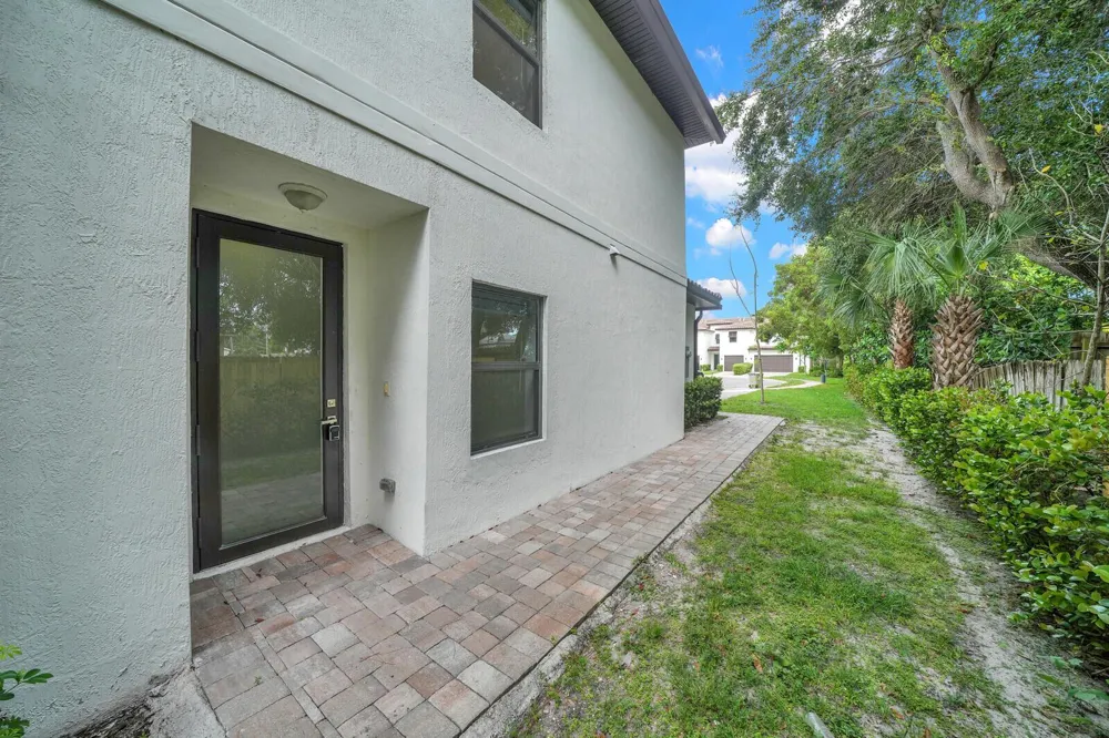 407 Bella Sol Way West Palm Beach, FL 33406
