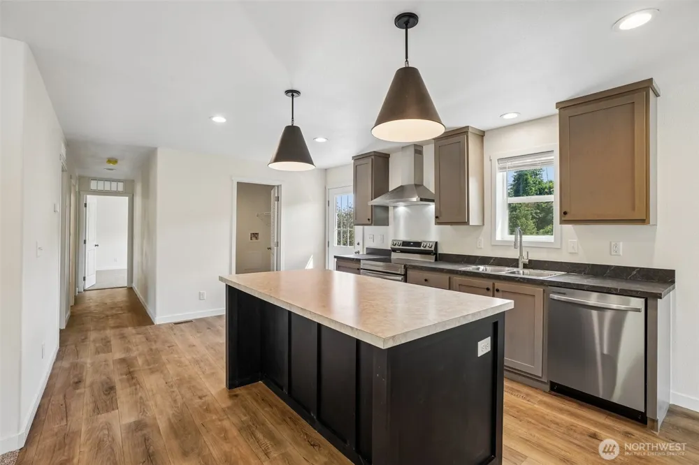 438 S Portal Loop SW Ocean Shores, WA 98569