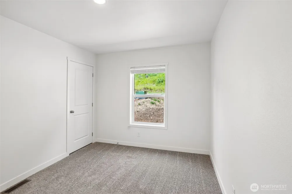 438 S Portal Loop SW Ocean Shores, WA 98569