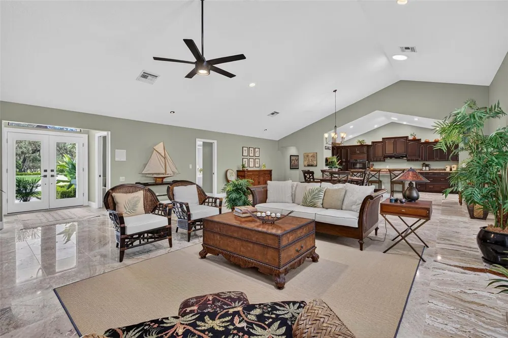 2604 ROYAL LIVERPOOL DRIVE Tarpon Springs, FL 34688