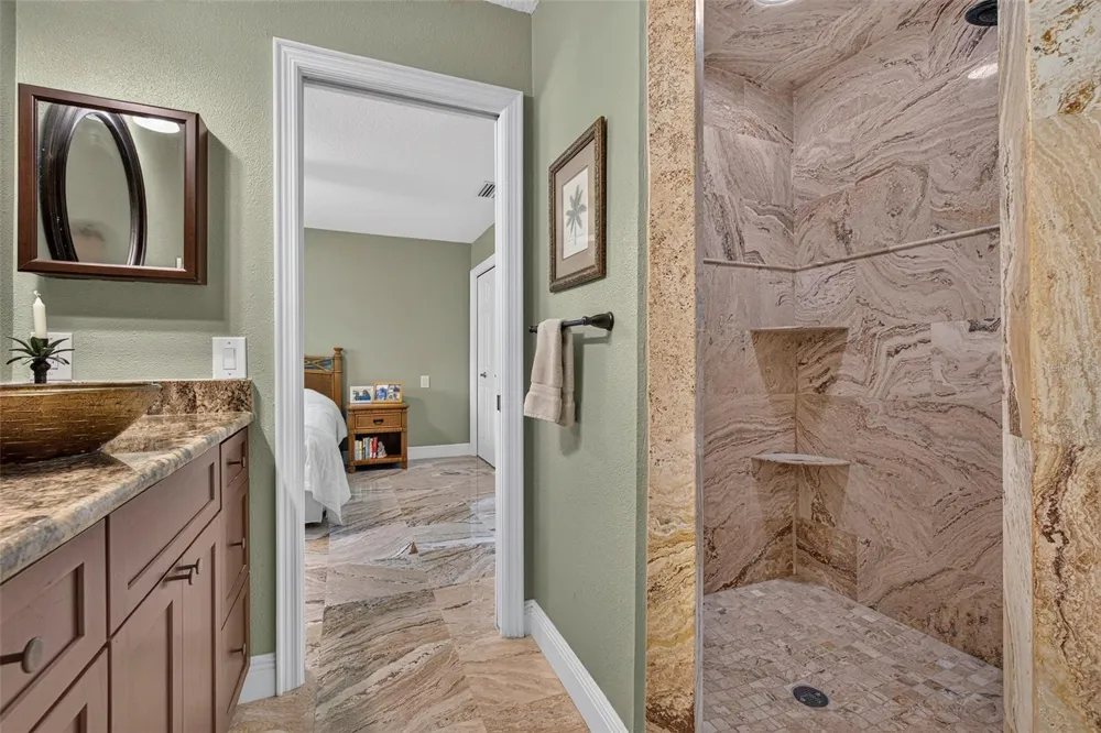 2604 ROYAL LIVERPOOL DRIVE Tarpon Springs, FL 34688