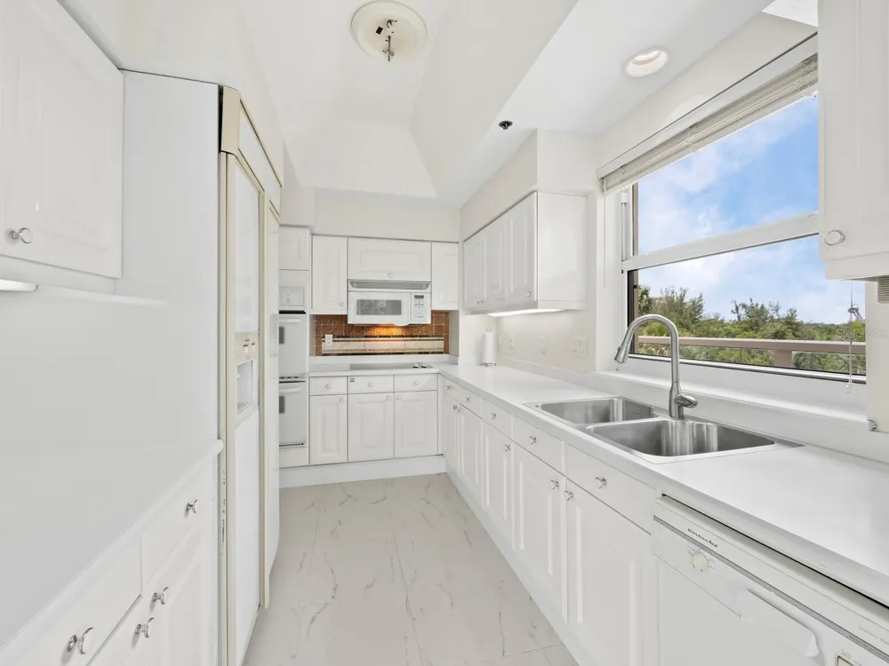 3080 GRAND BAY BOULEVARD #512 Longboat Key, FL 34228