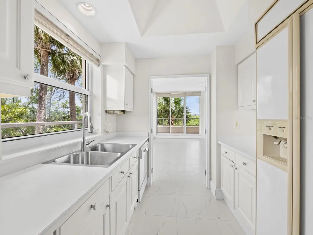 3080 GRAND BAY BOULEVARD #512 Longboat Key, FL 34228