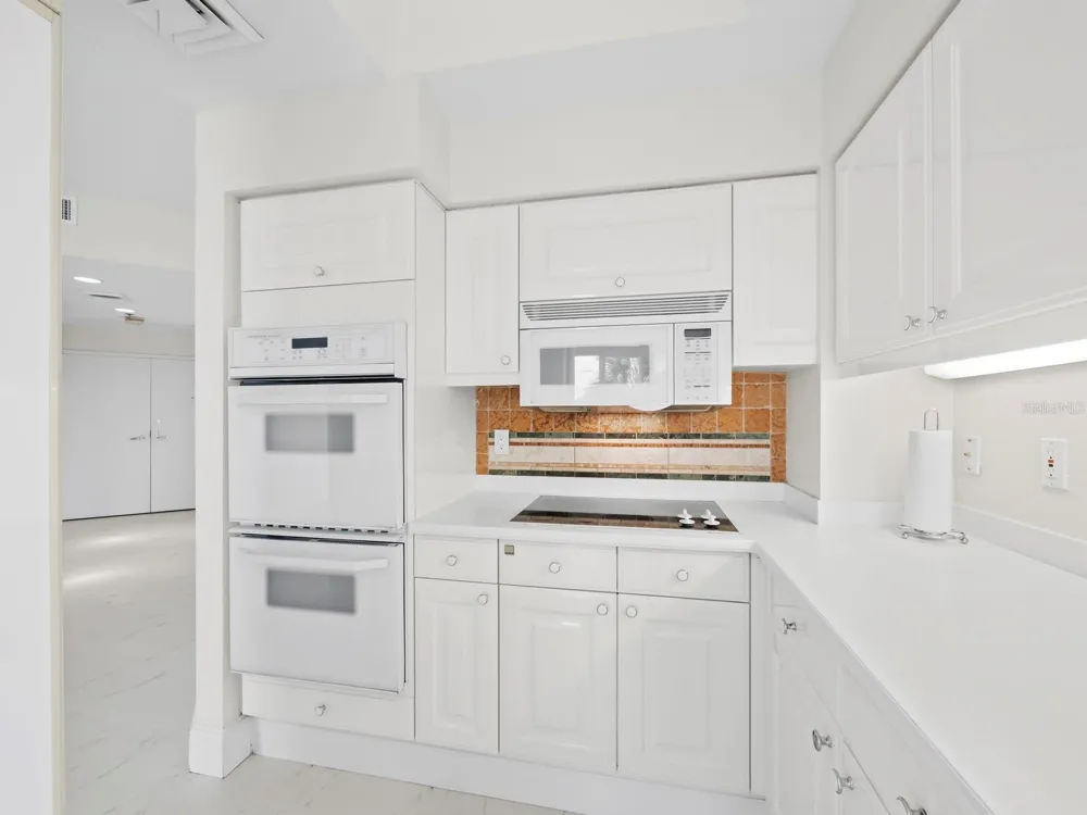 3080 GRAND BAY BOULEVARD #512 Longboat Key, FL 34228