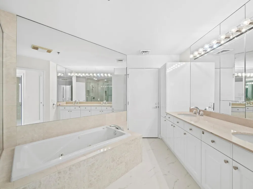 3080 GRAND BAY BOULEVARD #512 Longboat Key, FL 34228