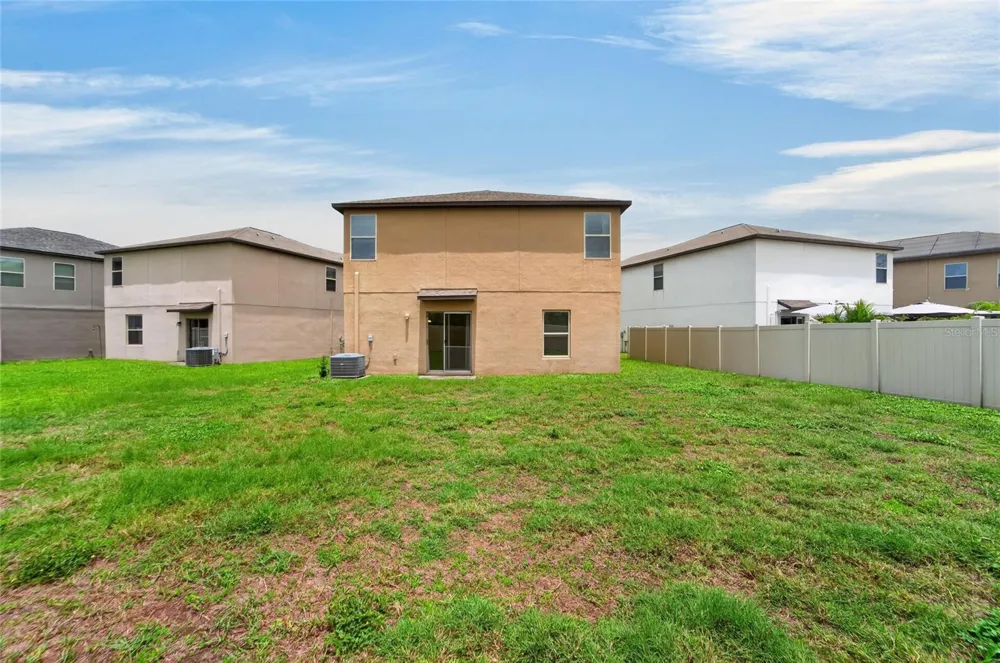 5119 WHITE CHICORY DRIVE Apollo Beach, FL 33572