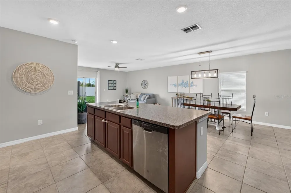 5119 WHITE CHICORY DRIVE Apollo Beach, FL 33572
