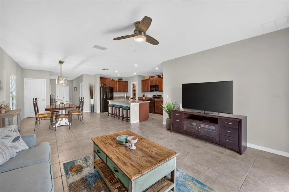5119 WHITE CHICORY DRIVE Apollo Beach, FL 33572