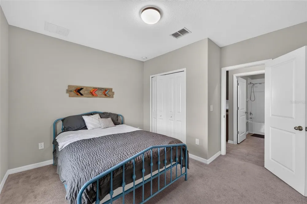 5119 WHITE CHICORY DRIVE Apollo Beach, FL 33572
