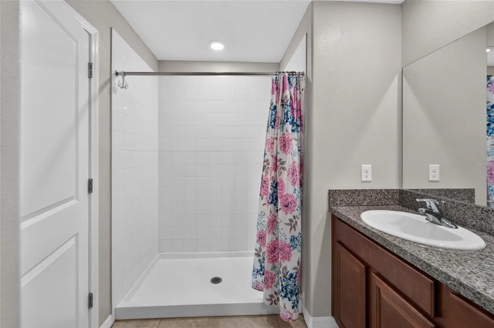 5119 WHITE CHICORY DRIVE Apollo Beach, FL 33572