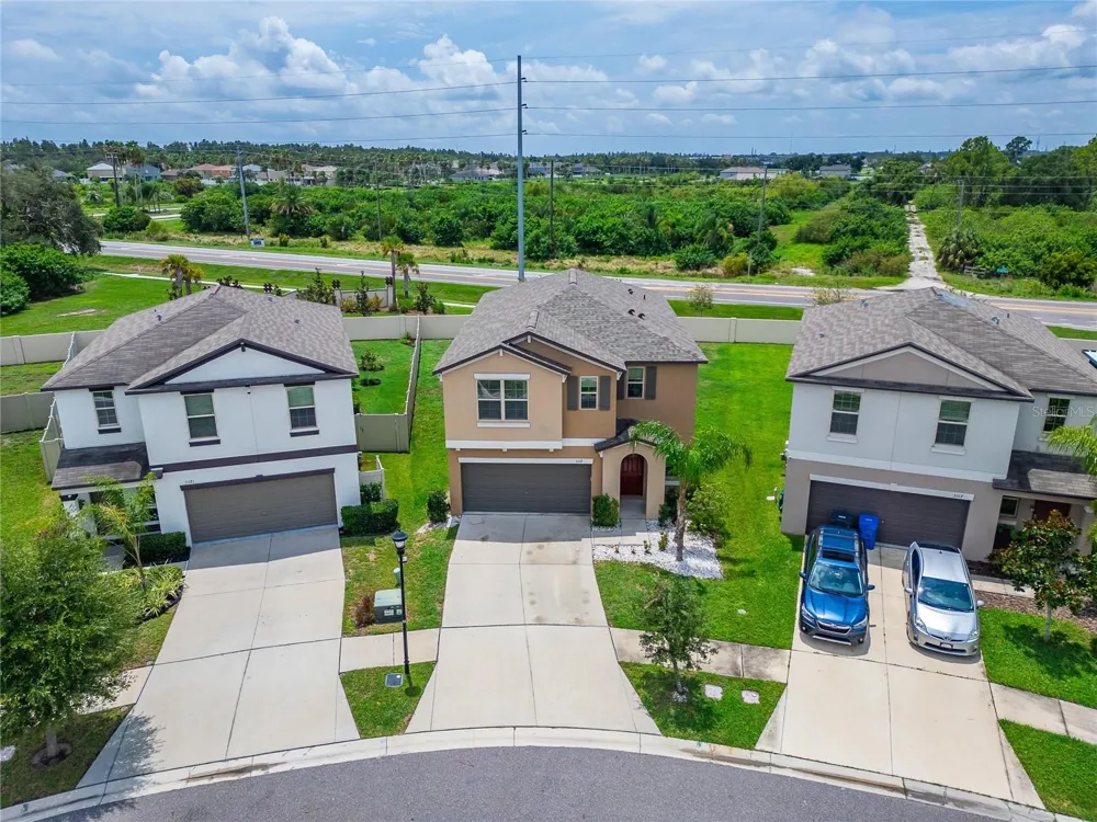 5119 WHITE CHICORY DRIVE Apollo Beach, FL 33572