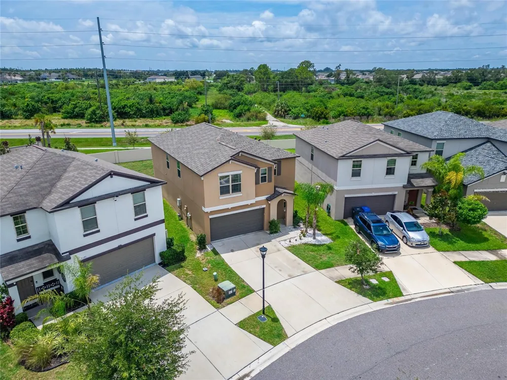 5119 WHITE CHICORY DRIVE Apollo Beach, FL 33572