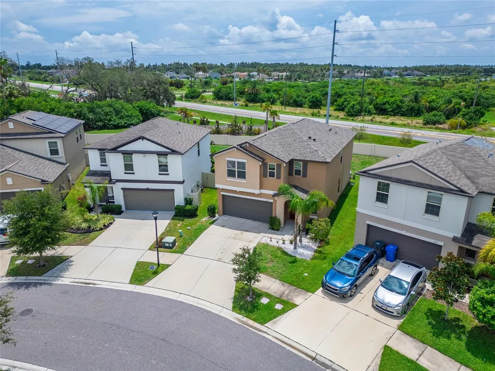 5119 WHITE CHICORY DRIVE Apollo Beach, FL 33572