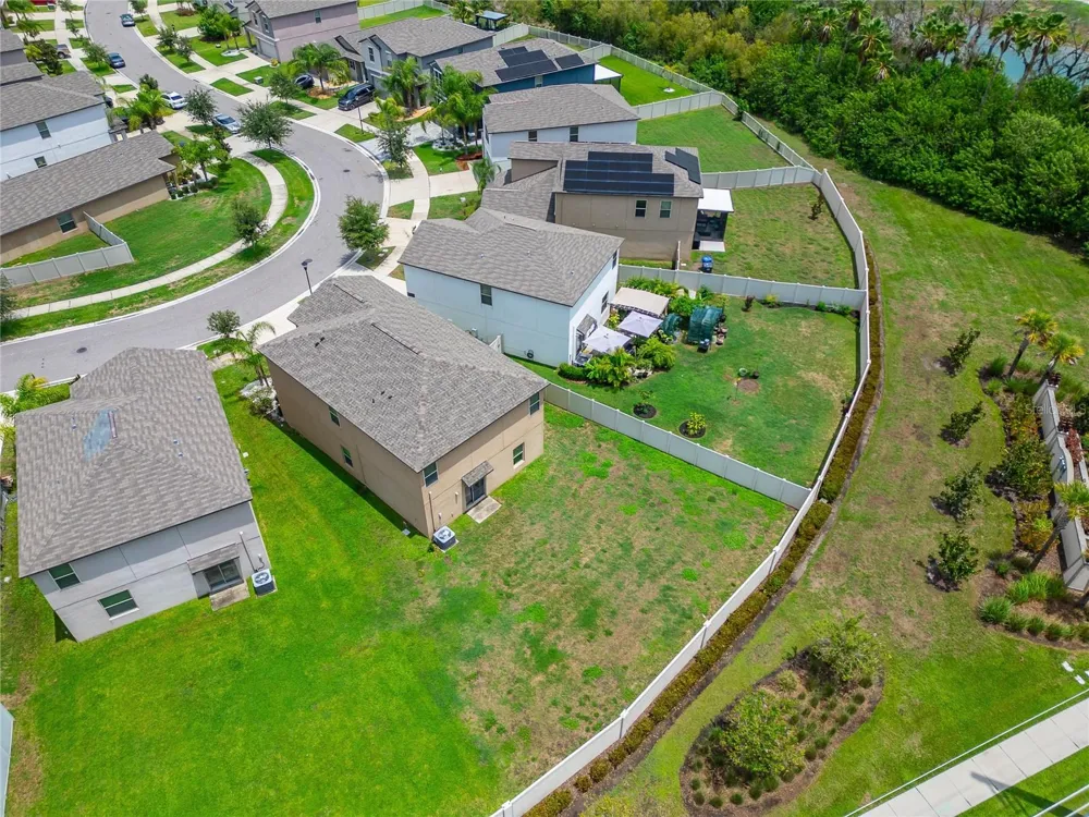 5119 WHITE CHICORY DRIVE Apollo Beach, FL 33572