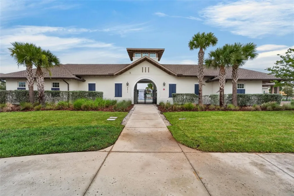 5119 WHITE CHICORY DRIVE Apollo Beach, FL 33572